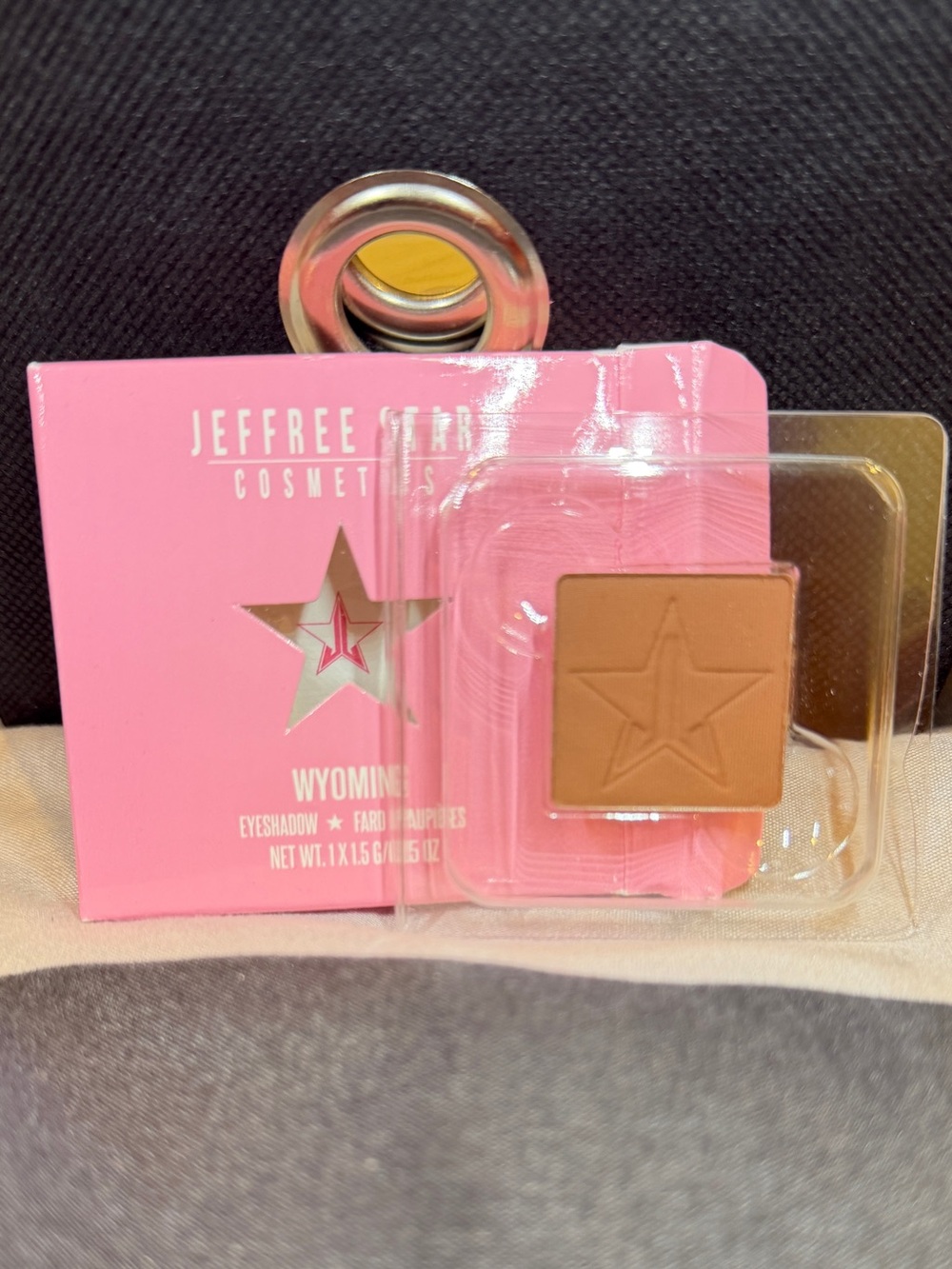 Jeffree Star Wyoming Single Eyeshadow - Warm Tan